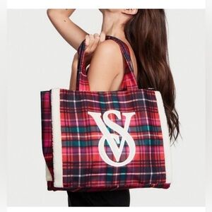 NWT Victoria Secret Limited Edition‎ VS Monogram Red Plaid Fleece Tote Bag